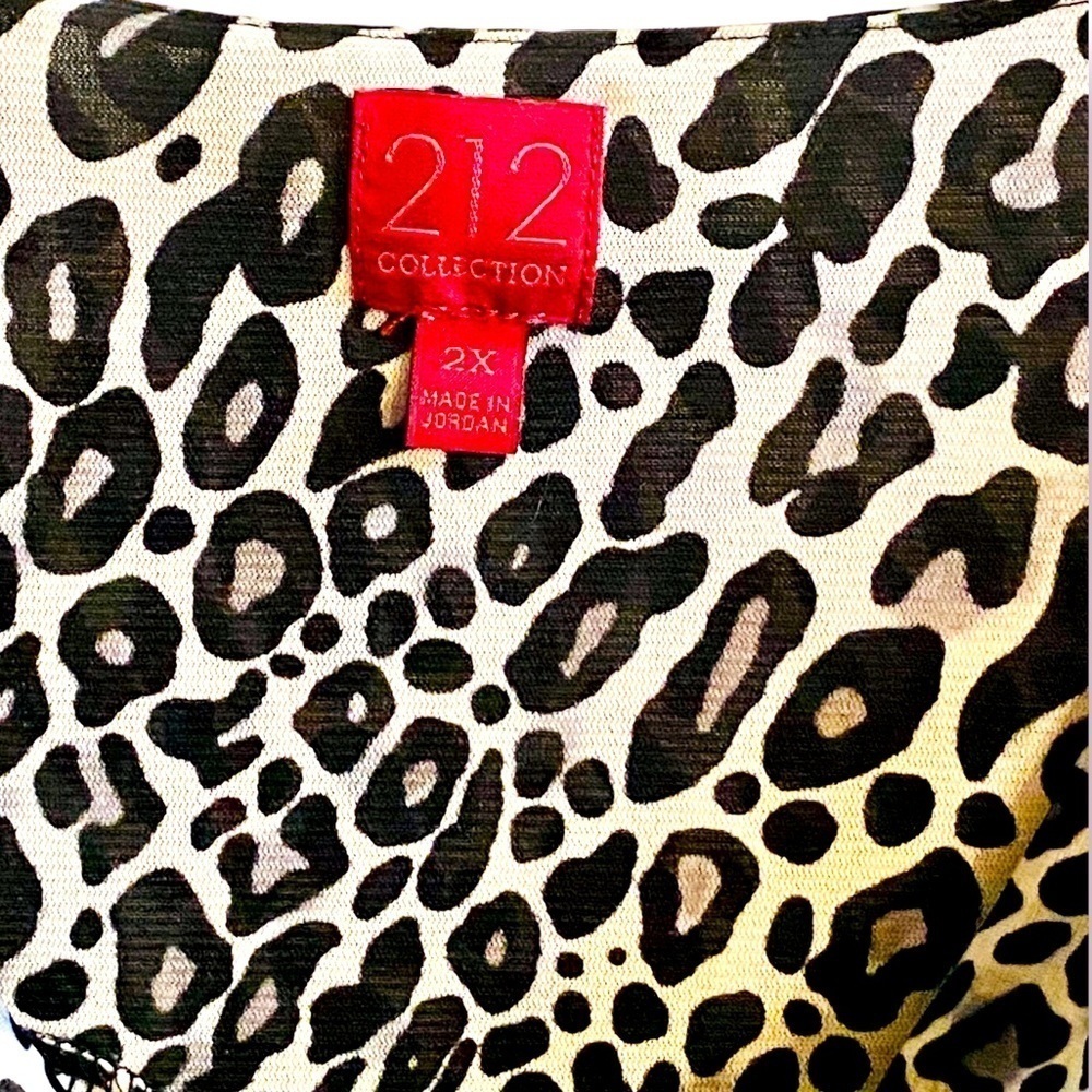 Women’s Animal Print Sleeveless Top - Picture 2 of 3